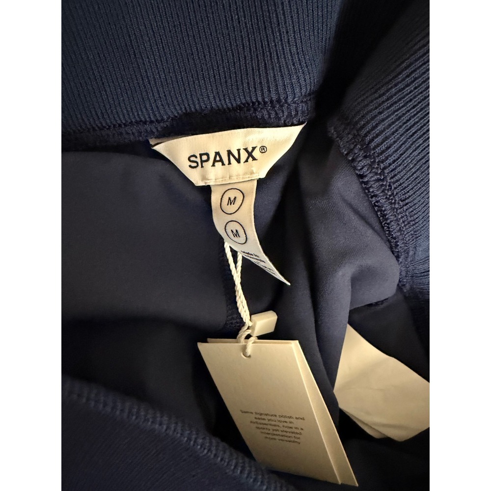 SPANX AirEssentials Pique Skort Timeless Navy size Medium NWT - Picture 13 of 15